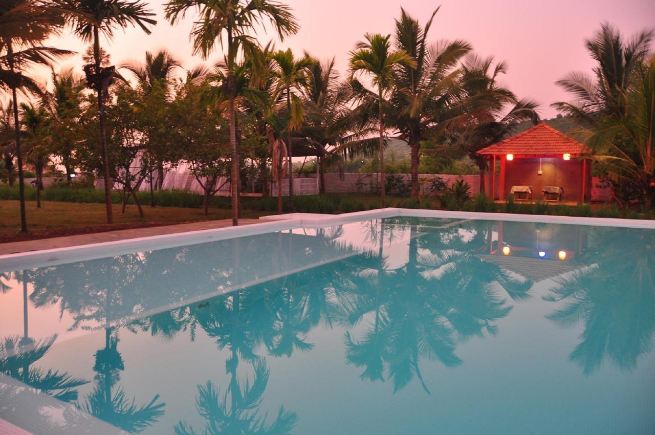Aquatica Resorts & Spa Morjim Buitenkant foto