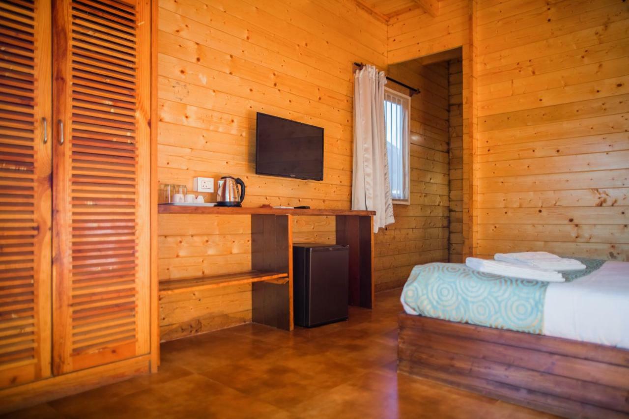 Aquatica Resorts & Spa Morjim Buitenkant foto