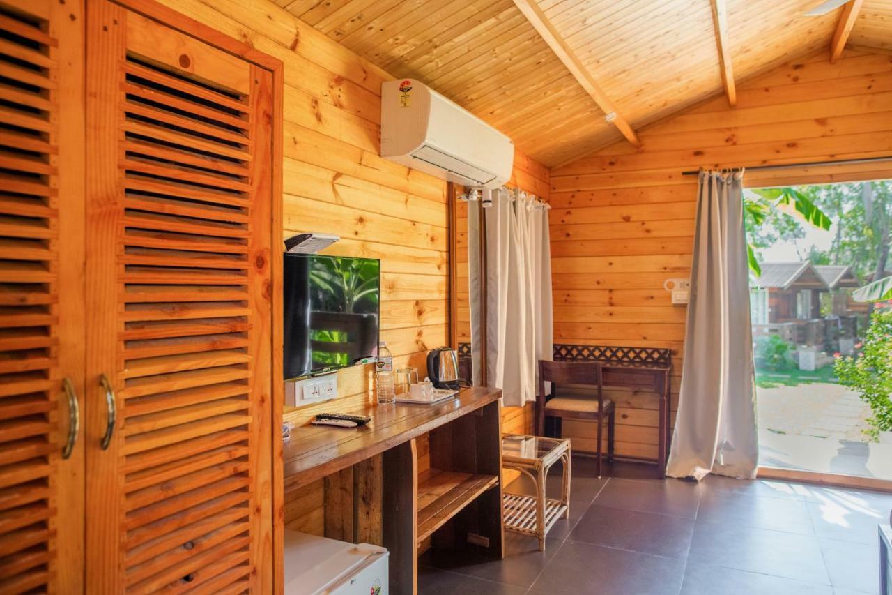 Aquatica Resorts & Spa Morjim Buitenkant foto